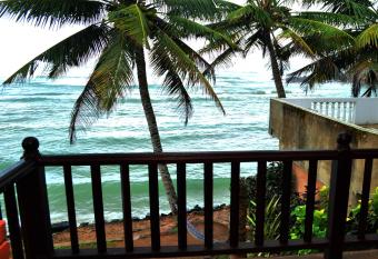 Summer Breeze Guesthouse has Balcony rooms