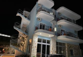 Vila Llaka has Balcony rooms