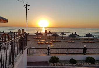 La Perla Bianca Residence has Balcony rooms