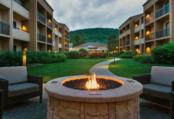 Courtyard by Marriott Mahwah has Balcony rooms