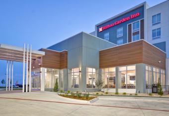 Hilton Garden Inn Tulsa/Broken Arrow allows 18 year olds to book a room