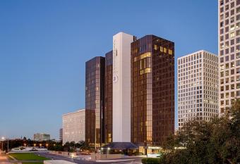 DoubleTree by Hilton Hotel Houston - Greenway Plaza has Balcony rooms