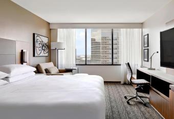 Houston Marriott Medical Center/Museum District allows 18 year olds to book a room