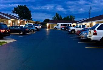 Budget Inn Williamsville has Smoking rooms