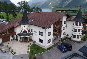 Appartementhaus Alpenrose has Balcony rooms