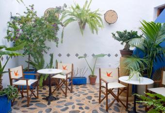 Hostal Casa Alborada allows 18 year olds to book a room