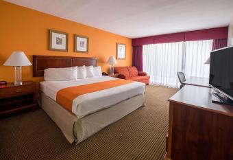 Howard Johnson by Wyndham Fullerton Anaheim Conference Cntr allows 18 year olds to book a room