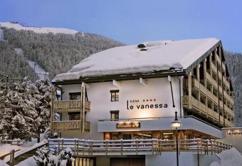 H  tel Vanessa has Balcony rooms