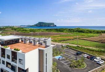 Thira Hotel has Balcony rooms
