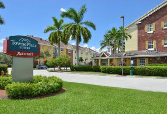 Candlewood Suites Miami Lakes By IHG allows 18 year olds to book a room