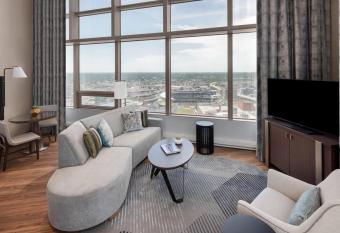 Minneapolis Marriott City Center allows 18 year olds to book a room