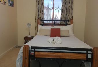 Hera - Near JKIA Airport has rooms with a private hot tub