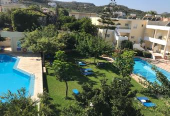 Marakis has Balcony rooms