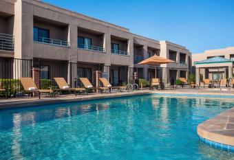 Sonesta Select Scottsdale at Mayo Clinic Campus allows 18 year olds to book a room