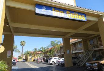 Riverside Inn & Suites has Smoking rooms