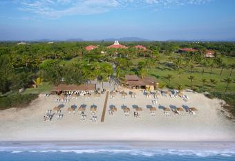 Caravela Beach Resort has Balcony rooms