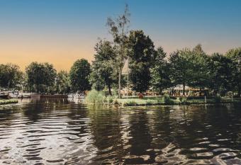 Pension Alter Hafen allows 18 year olds to book a room