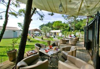 H  tel Restaurant & Spa Plaisir has Balcony rooms