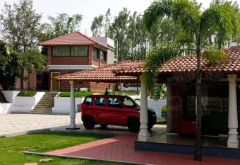 Bougainvillea Homestay has Balcony rooms