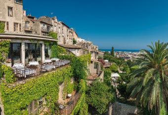 Ch  teau Le Cagnard allows 18 year olds to book a room