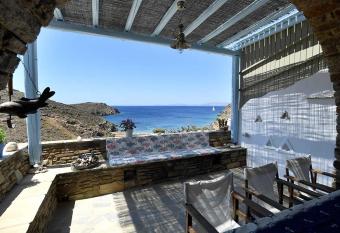 Tinos Traditional Sea Side Villa has Balcony rooms