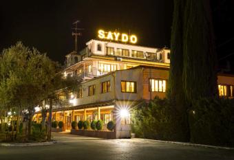 Hotel Molino De Saydo allows 18 year olds to book a room