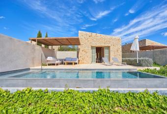 Son Penya Adults Only Petit Hotel & Spa allows 18 year olds to book a room