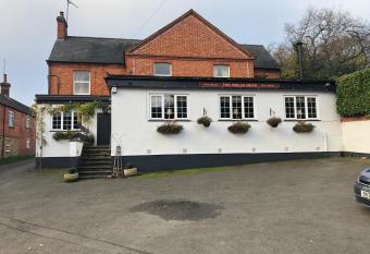 The Bullshead, Arthingworth House B&B allows 18 year olds to book a room