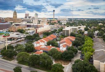 Courtyard by Marriott San Antonio Downtown/Market Square has Balcony rooms