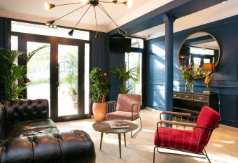 Le Grand Albert 1er allows 18 year olds to book a room