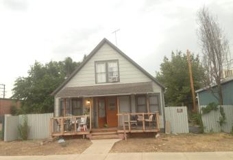 Rooms in My House and Separate Apt on 13th Street Self Catering allows 18 year olds to book a room