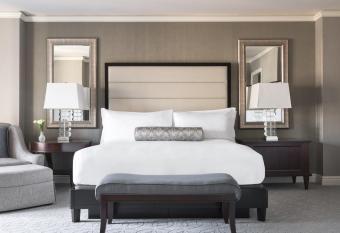 The Ritz-Carlton St Louis has Balcony rooms