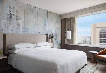 AC Hotel by Marriott Arlington National Landing allows 18 year olds to book a room