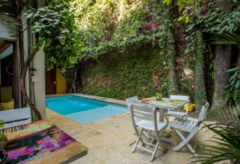 Hotel Barahona Cartagena allows 18 year olds to book a room