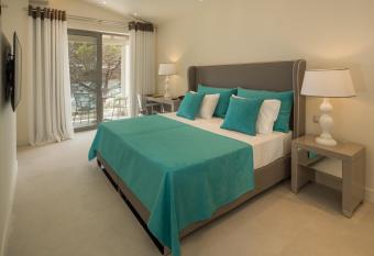Rodostamo Hotel & Spa- Adults Friendly allows 18 year olds to book a room