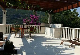 Apartments Husanovic has Balcony rooms