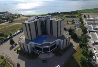 EmexOtel Kocaeli has Smoking/Balcony rooms