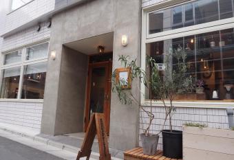 almond hostel & cafe Shibuya allows 18 year olds to book a room