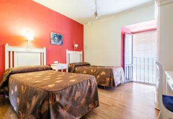 Hostal El Caballo Blanco has Balcony rooms