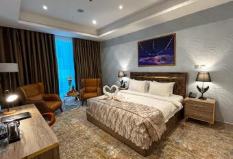 Al Mansour Plaza Hotel Doha allows 18 year olds to book a room