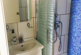 Casa Campillo, Habitaciones Individuales allows 18 year olds to book a room