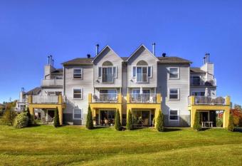 Magog Lovely Vacation Home has Balcony rooms