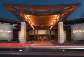 Lincolnshire Marriott Resort allows 18 year olds to book a room