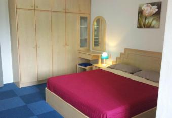 Pinang Beach Apartment @ Bayu Emas has Balcony rooms