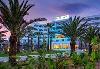 Golden Tulip Pr  sident Hammamet has Balcony rooms