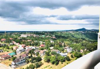 Evelyn s Place with overlooking has Balcony rooms