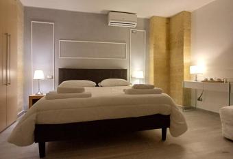 Bed & Breakfast Idomeneo 63 has Balcony rooms