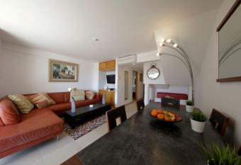 Wifi and MEO TV has Balcony rooms