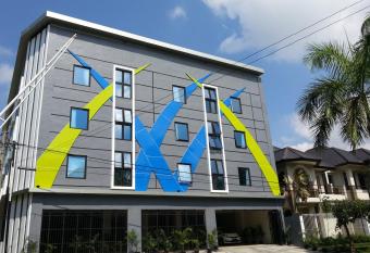 D Paragon Bukit Dieng allows 18 year olds to book a room