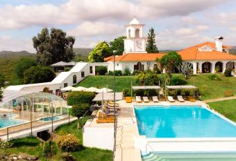 La Posada Del Qenti allows 18 year olds to book a room